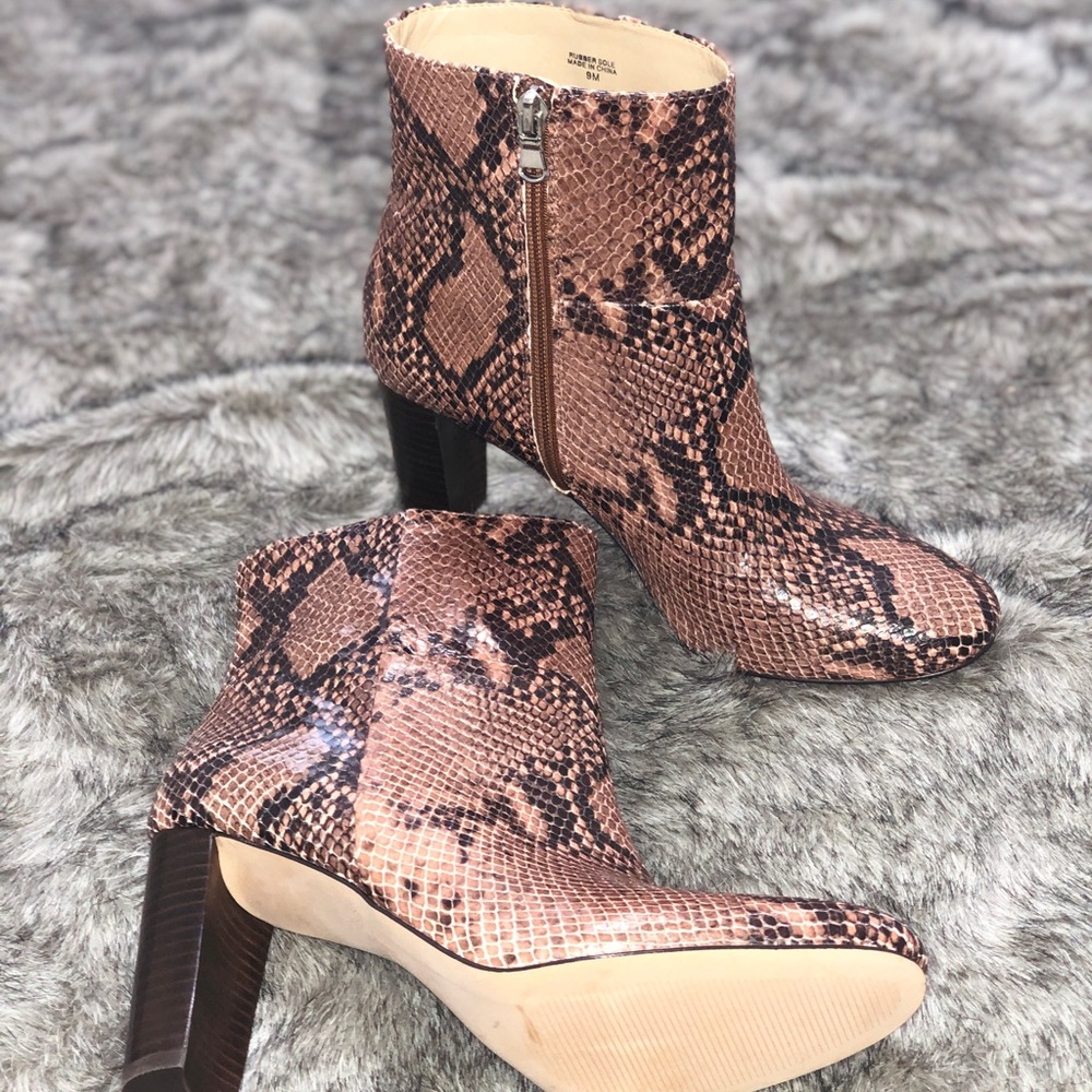 Ann Taylor Snakeskin Boots Size 9